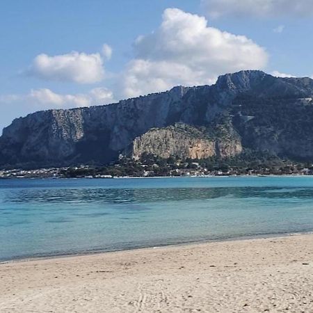 Bed and Breakfast Fronte Mare Arenella Palermo Exterior foto