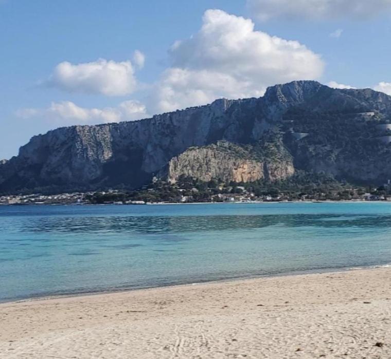 Bed and Breakfast Fronte Mare Arenella Palermo Exterior foto