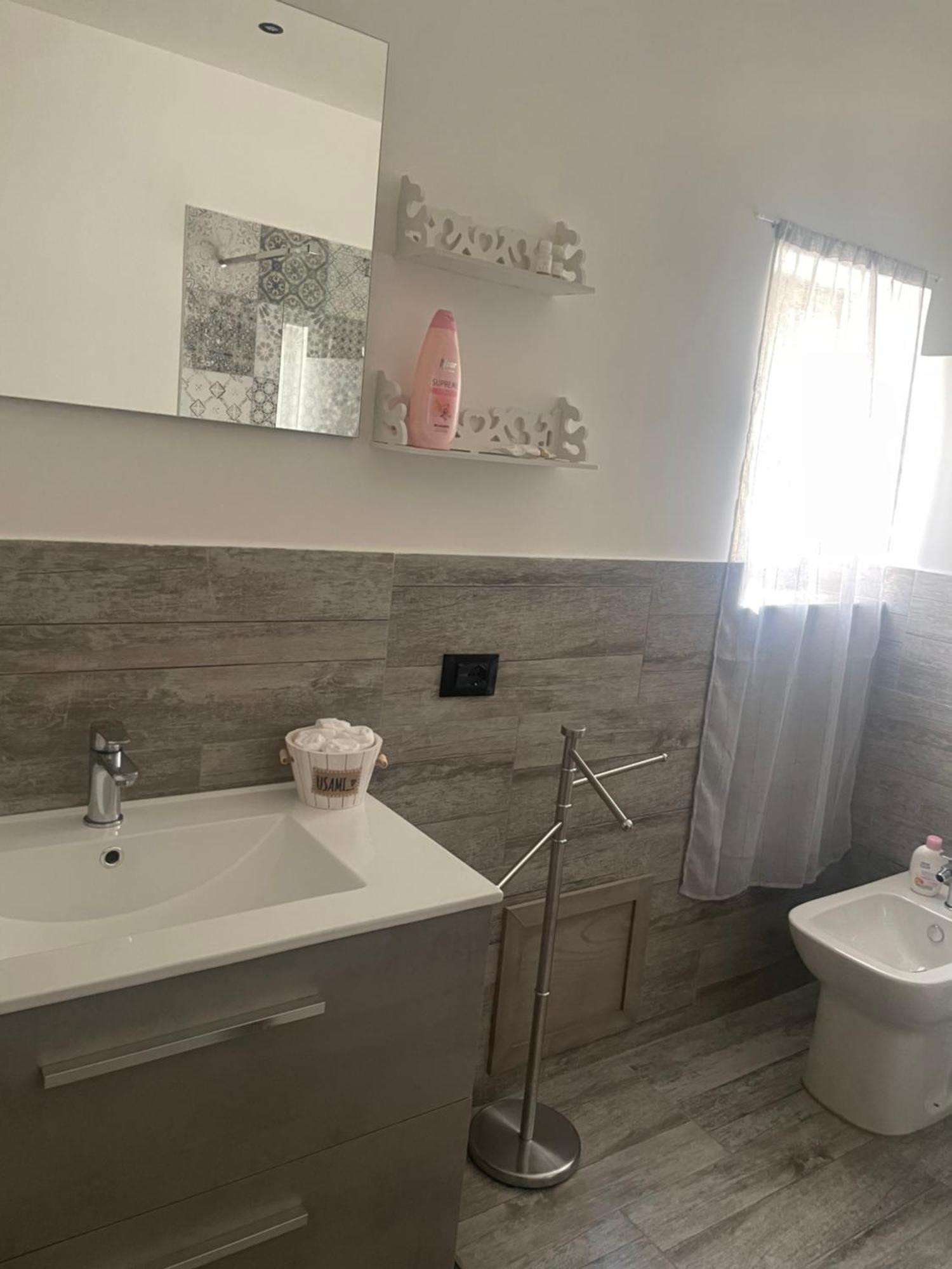 Bed and Breakfast Fronte Mare Arenella Palermo Exterior foto