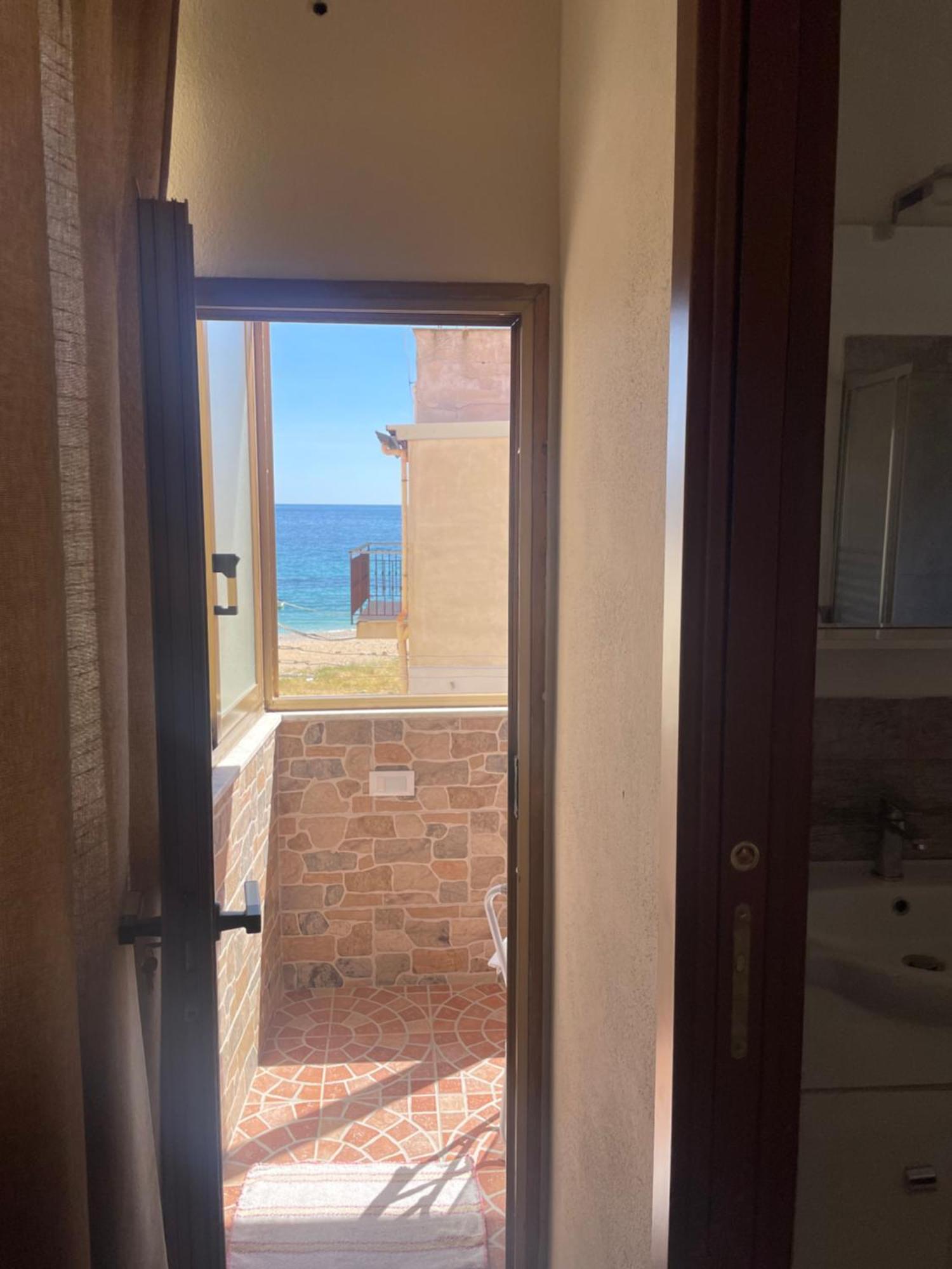 Bed and Breakfast Fronte Mare Arenella Palermo Exterior foto